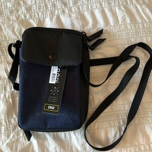 Sherpani Cruz small travel crossbody